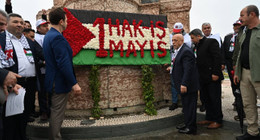 TÜRK-İŞ, HAK-İŞ ve Memur-Sen küçük gruplar haline Taksim Anıtı'na çelenk bıraktı
