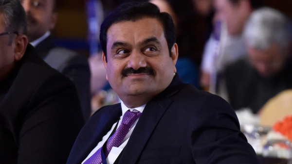 Gautam Adani, Bill Gates’i de geçerek dünyanın en zengin dördüncü insanı oldu!