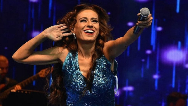 Arabesk müziğin kraliçesi Yıldız Tilbe'ye skandal teklif: Eteğini çıkar!