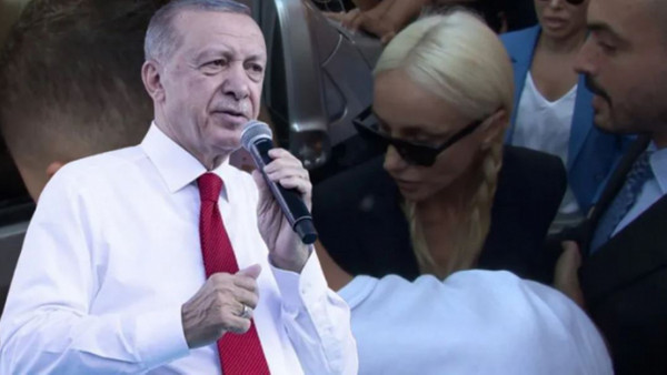 Cumhurbaşkanı Recep Tayyip Erdoğan, isim vermeden şarkıcı Gülşen'i hedef aldı: