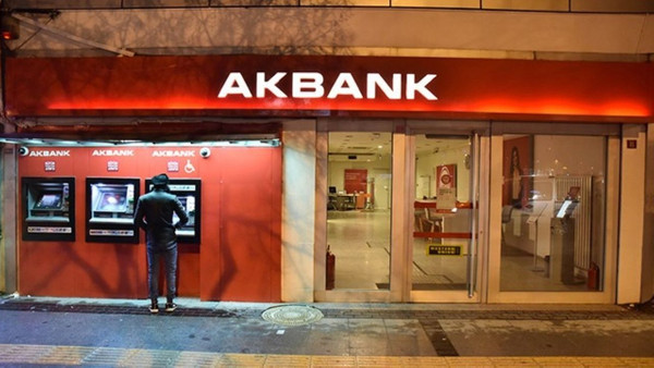 Akbank yeni gelen müşterileri için kampanyasını duyurdu! %25'e varan faiz oranı sunuyor