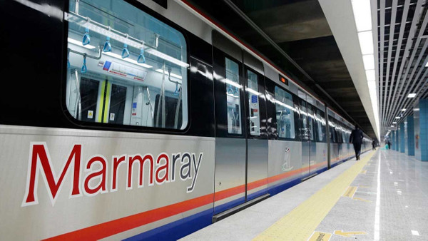 Son Dakika Marmaray'da seferler durduruldu! Acil durum anonsu neden geçildi tren seferleri niye yok?