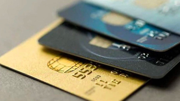 Gelir belgesiz kredi kartı veren bankalar hangileri 2022?