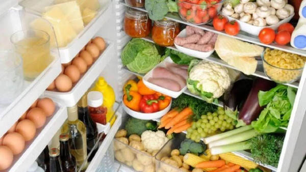 Gıdaları doğru yerde saklarsanız, daha çok kullanabilirsiniz! Soğan, marul, patates, domates fark ediyor! Her gıdanın kendine has saklama yöntemi var!