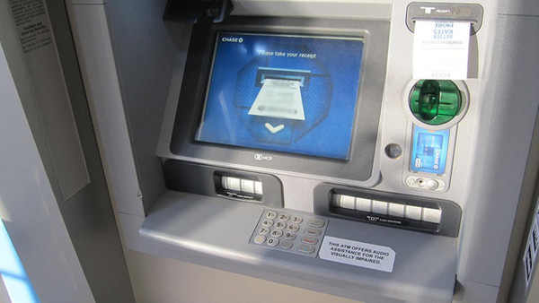 ATM paranızı yuttuysa, korkmayın! Mahkeme kararı var!