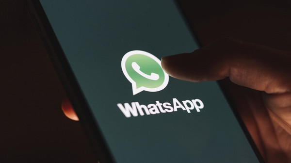 WhatsApp, bu sene yeniliklere doymadı! Şimdi de emojilere 21 tane daha eklemek için harekete geçti