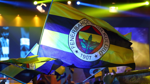 Fenerbahçe duyurdu! 3 oyuncuyla yollarını ayırdı