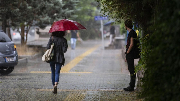 Türkiye sıcak havanın etkisinde! Bugün hava nasıl olacak?