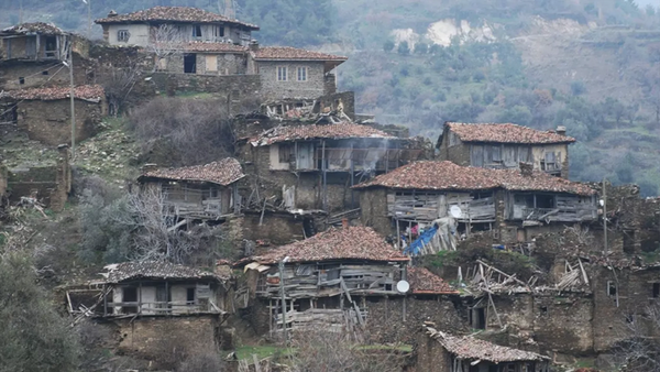 Türkiye'nin hayalet köyü: Lübbey İzmir'de sadece 8 kişinin yaşadığı hayalet köy