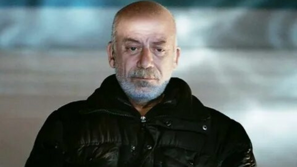 Yıllardır ekranlarda rol alan Mehmet Esen’in acı kaybı! Usta oyuncu aldığı haberle yıkıldı..