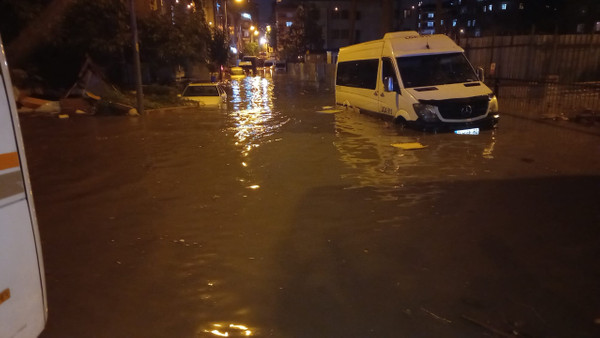 İstanbul’da sel felaketi: Hayatını kaybedenlerin kimlikleri belli oldu; 12 kişi yaralandı