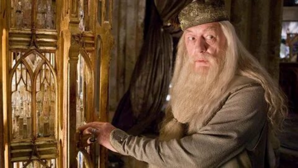 Harry Potter sevenlere üzücü haber! Harry Potter’ın Dumbledore’u Michael Gambon hayata veda etti!