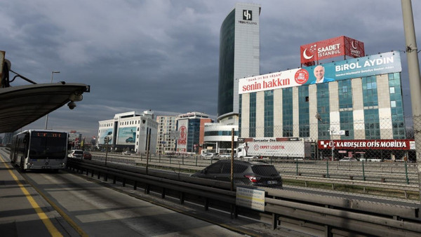 Saadet Partisi İstanbul'da 6 ilçe adayını açıkladı