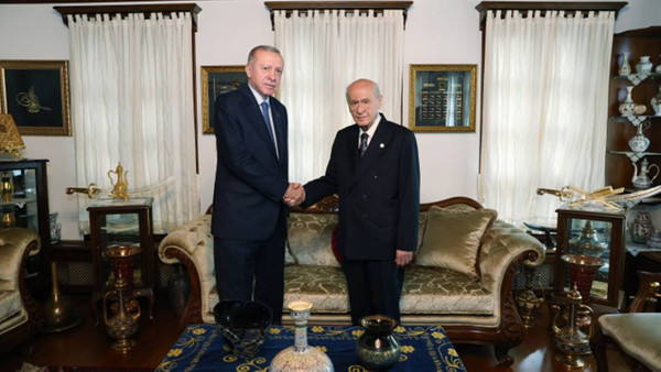Erdoğan, Bahçeli'yi Devlet Bey Konağında ziyaret etti