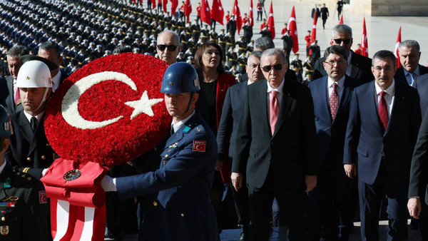 Devlet Erkanı Anıtkabir'de