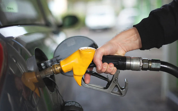 Petrol piyasalarında dalgalanma başladı! Pompada fiyatlar bir kez daha değişti!