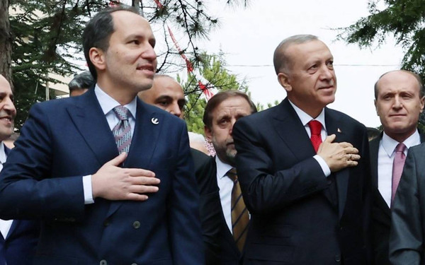 Ahmet Hakan: Bu adamlar Erdoğan’a niye hakaret ediyor Fatih?