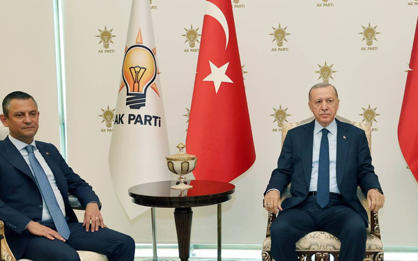 Erdoğan'dan Özel'e seçim tebriği! CHP'ye gidecek