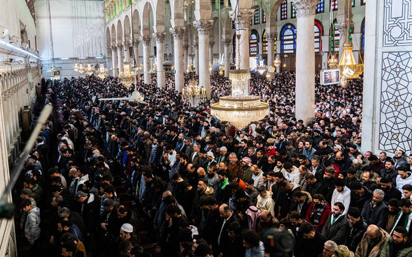 Emevi Camisi’nde İlk Cuma Namazı