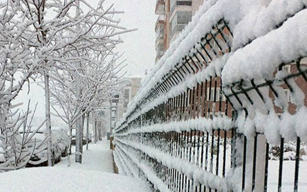 Isparta'da Kar Yağışı Etkili Oldu: Merkezdeki Taşımalı Eğitime 1 Gün Ara Verildi