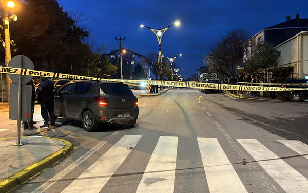 Trafikte Tartışan İki Sürücü Silahlarını Konuşturdu: Yoldan Geçen 1 Kişi Yaralandı