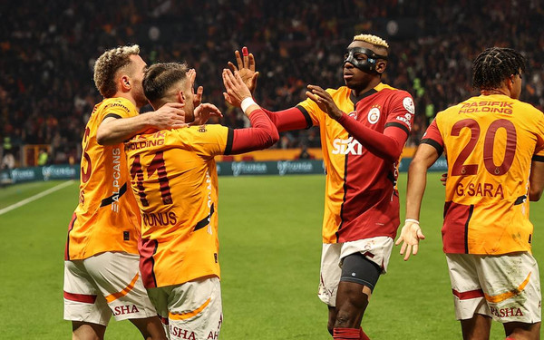 Lider Galatasaray Evinde 3 Puanı Aldı