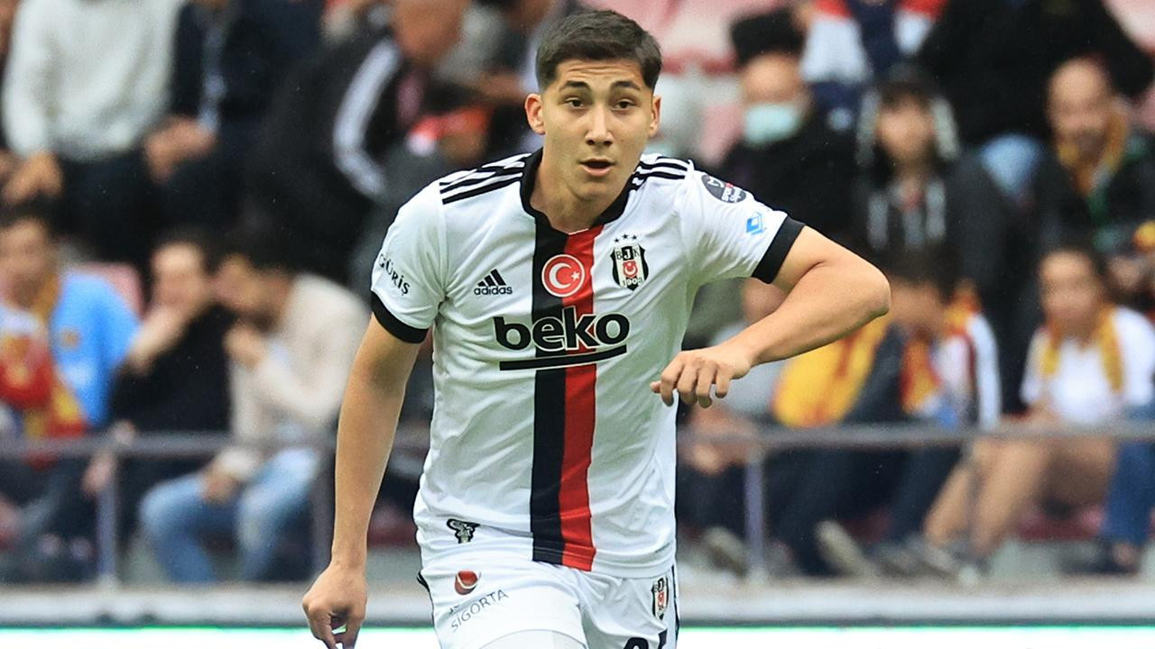 Beşiktaş’ın 17 yaşındaki yıldızı Emirhan’a İtalyan kancası takıldı! Fesih maddesine rağmen Emirhan gidici! - Resim : 1