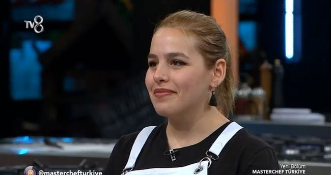 MasterChef Türkiye'nin sempatik jüri üyesi Somer Sivrioğlu, Fatma Nur'u ağır eleştirdi: “Bu ne perhiz bu ne lahana turşusu Fatma Nur?” - Resim : 1