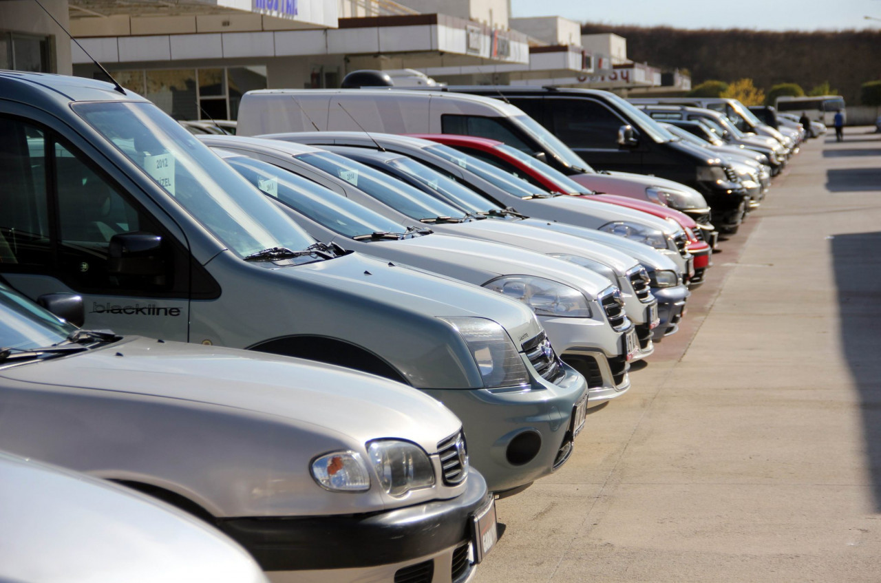 Ticaret Bakanlığı'nın ikinci el araç satış kararı etkisini gösterdi: Araç fiyatları 100 bin TL geriledi! - Resim : 1