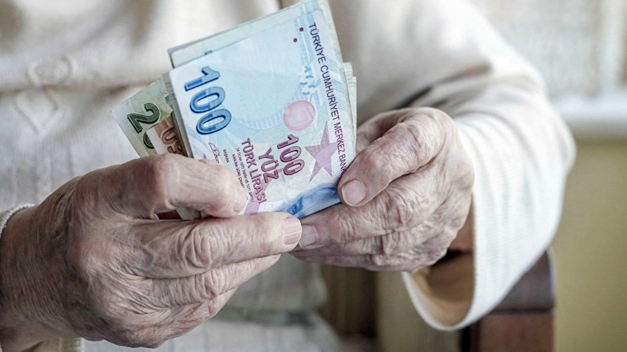 Emekliler İçin Müjdeli Haber: 10.000 TL Altında Maaş Alanlara 9.150 TL Promosyon Ödemesi O Bankadan Büyük Kampanya - Resim : 2