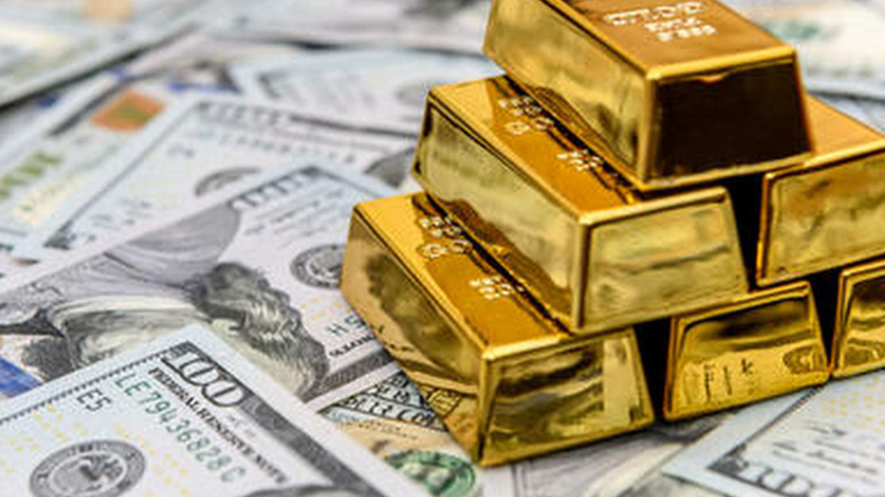 Ünlü ekonomist dolar ve altın yatırımcısına sinyali verdi Altın 2 bin lira olacağı tarihi söyleyip uyardı: Bugün altın almayan pişman olur!