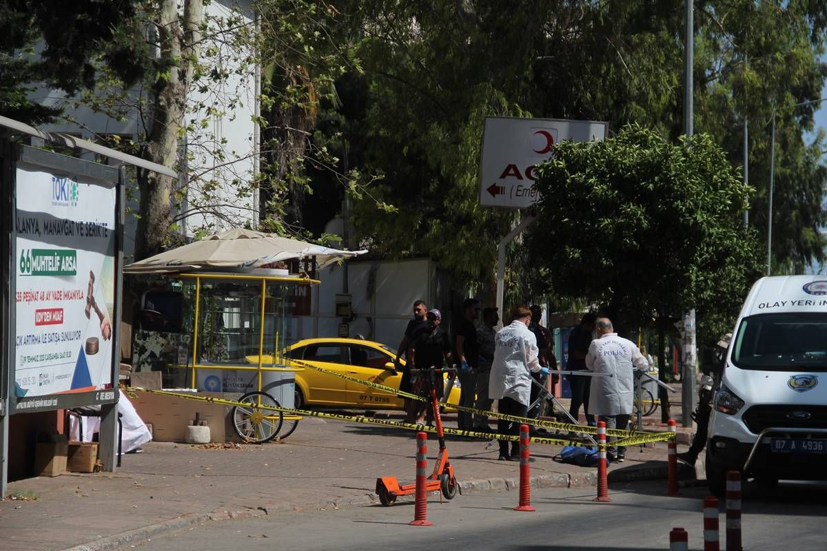 Antalya'da korkunç olay Güneş altında 6 saat bankta uyuyan yaşlı adam bir daha kalkamadı - Resim: 4