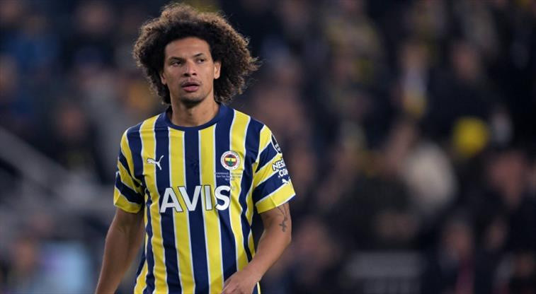 Fenerbahçe'ye Suudi Arabistan' talih kuşu! Jesus ismi istedi, Al-Ahli milyon euroluk transfer için düğmeye bastı - Resim : 1