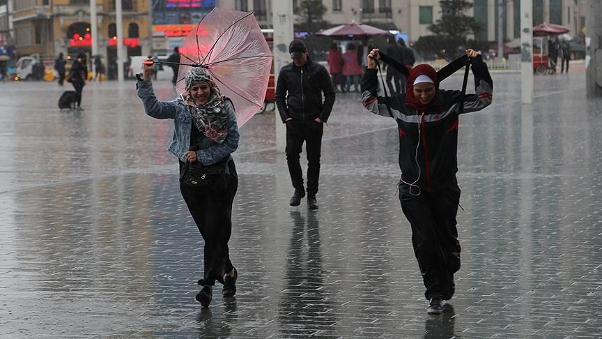 46 İlde Sağanak ve Fırtına Var: Meteoroloji’den Şemsiyesiz Dışarı Çıkmayın Uyarısı - Resim : 1