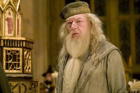 Harry Potter sevenlere üzücü haber! Harry Potter’ın Dumbledore’u Michael Gambon hayata veda etti! - Resim: 1