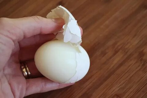 Yumurta kabuğunu kolaylıkla soymak için bu yöntemi deneyin! Kabuklar sorunsuzca soyulacak... - Resim : 1