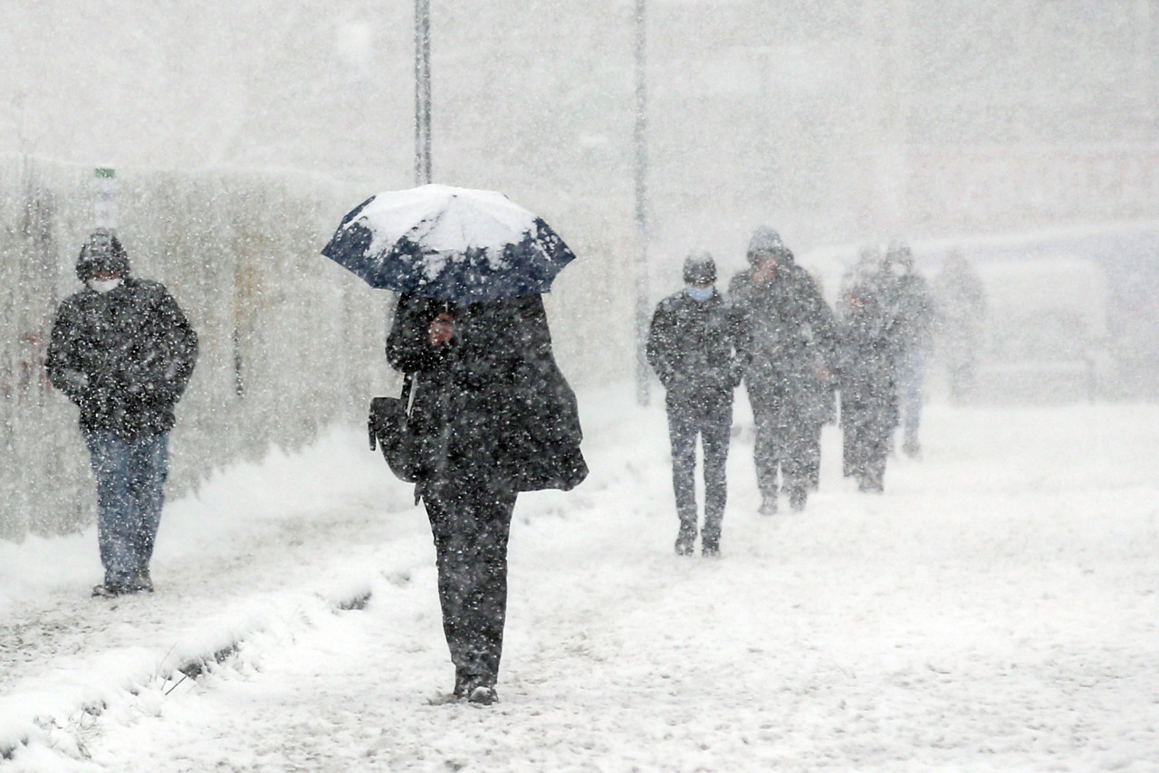 İstanbul’a Kar Geliyor! Meteoroloji’den Kar Yağışı Tarihi Açıklaması: Kar Yağışının Başlayacağı Tarih Belli Oldu - Resim : 2