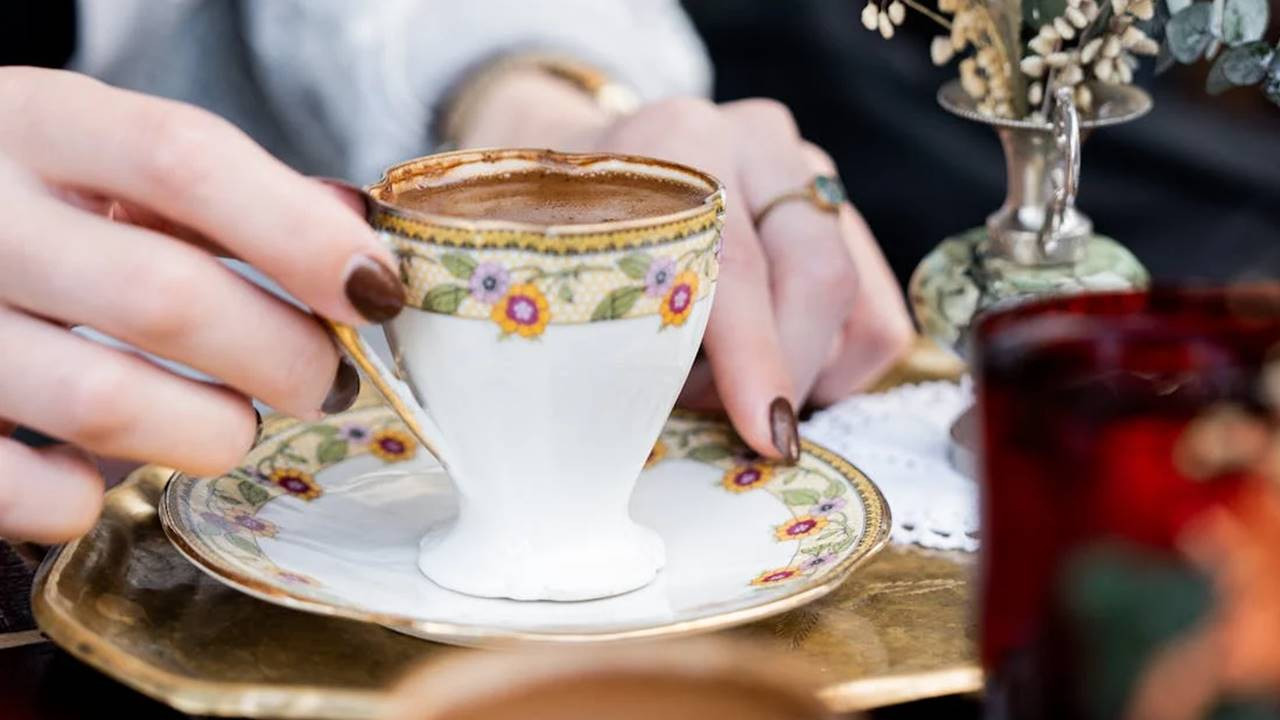 Farklı Kahve Çeşitleri ile Köpüklü Kahve Yapımı