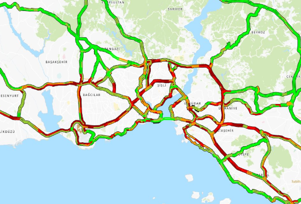 İstanbul’da Trafik Pik Yaptı: Yoğunluk Yüzde 90’a Ulaştı - Resim : 1