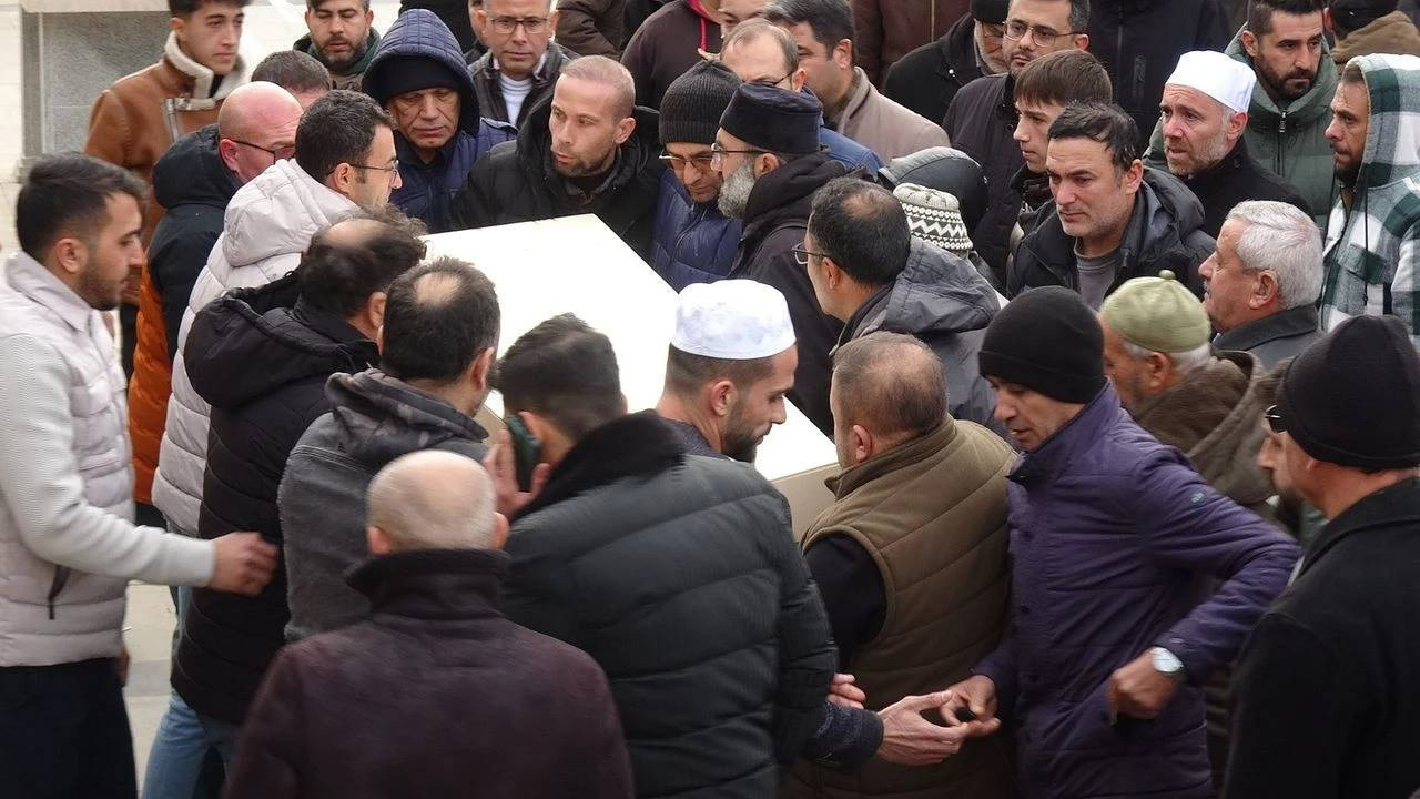 Konya’da Okul Harçlığını Çıkarmak İçin Taksicilik Yapan Genç Öldürüldü - Resim : 1